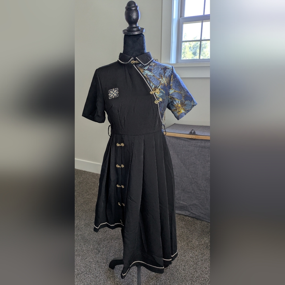 Chinese One-piece Elegant Black and Blue Floral Dress